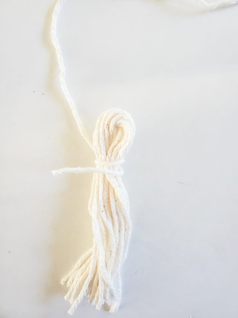 Tie tassel with Yarn