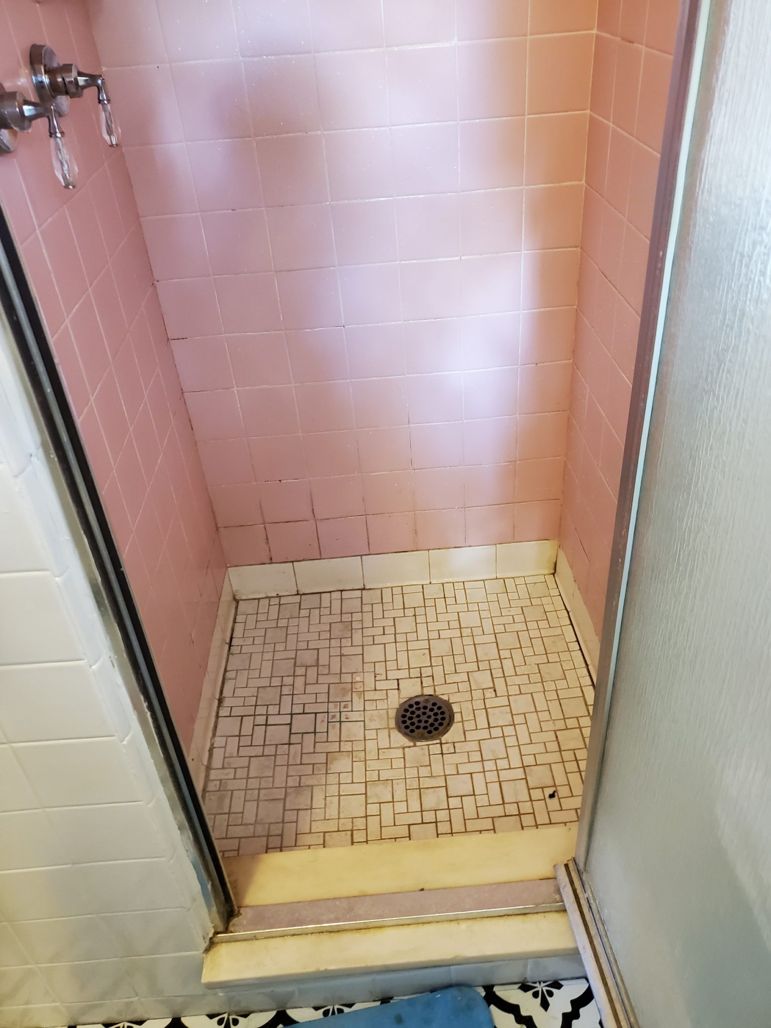 How To Paint Shower Tile (Does It Work) — Peony Street