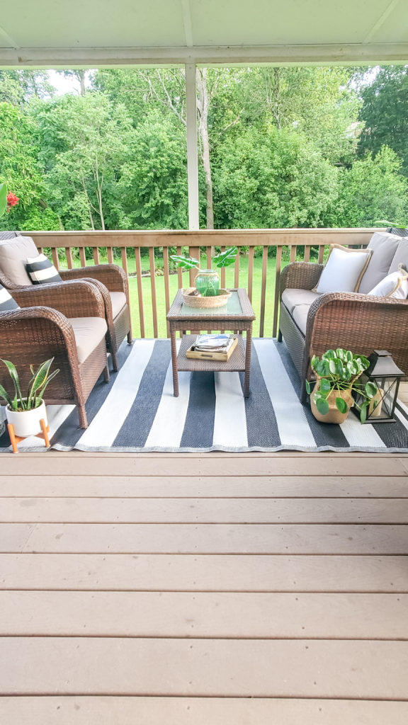 Black and White outdoor decor