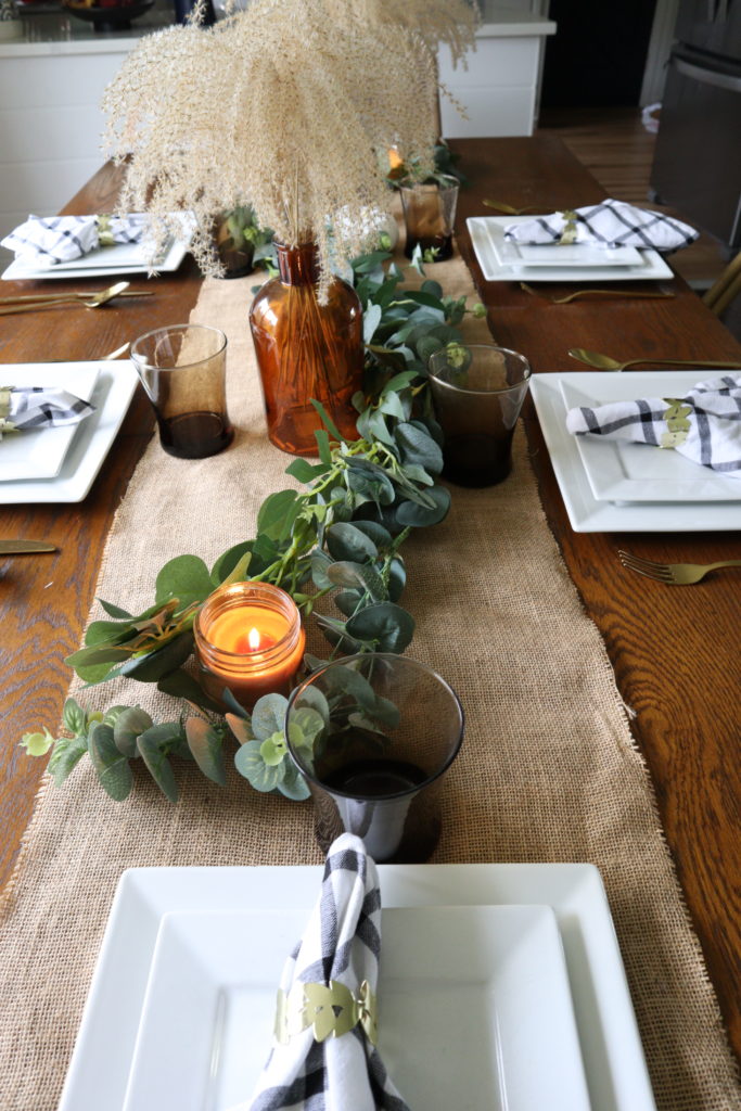 thanksgiving neutral tablescape