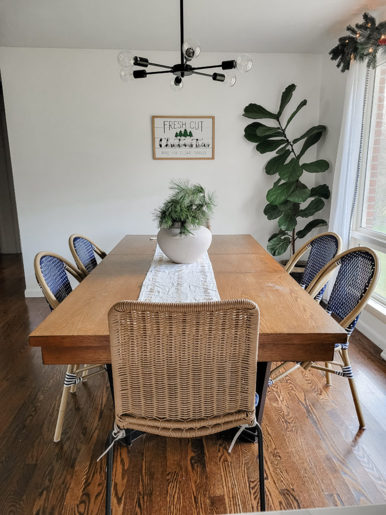 Dining Room Christmas Decor