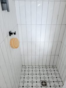 Cleaning grout